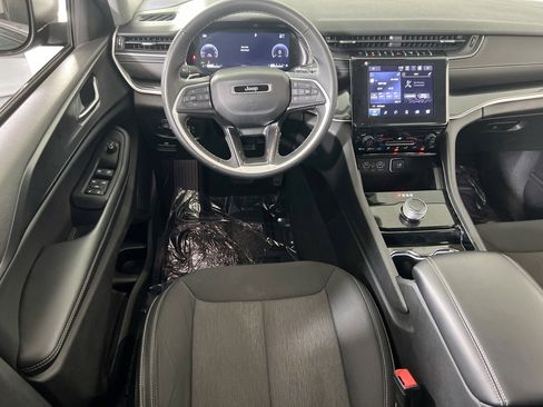 Used 2023 Jeep Grand Cherokee L Laredo AWD/4WD image 20