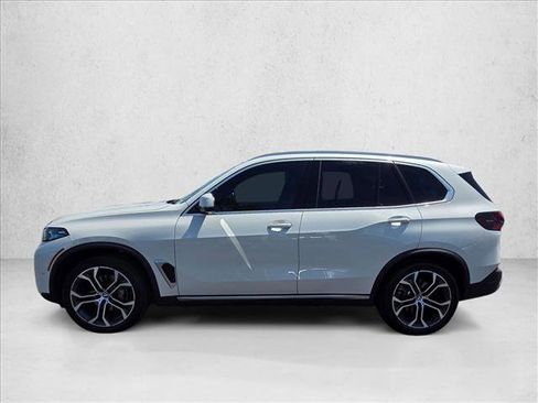 Certified 2025 BMW X5 sDrive40i w/ Premium Package RWD image 9