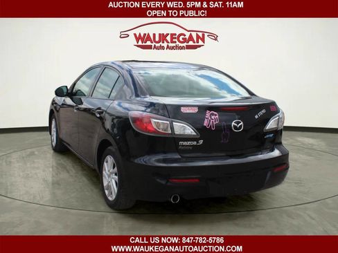 Used 2012 MAZDA MAZDA3 i Touring FWD image 4