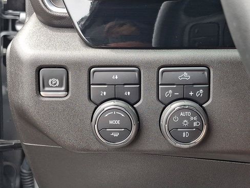 Used 2024 Chevrolet Silverado 2500 LT w/ Convenience Package AWD/4WD image 22