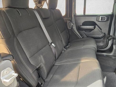 Used 2018 Jeep Wrangler Unlimited Sport S image 19