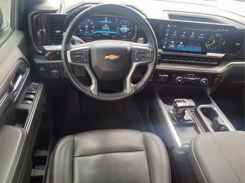 Used 2023 Chevrolet Silverado 1500 LTZ AWD/4WD image 11