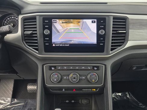 Used 2021 Volkswagen Atlas Cross Sport SE image 21