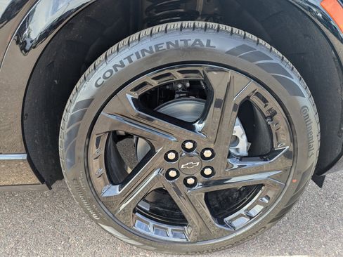 Used 2025 Chevrolet Equinox EV RS image 9