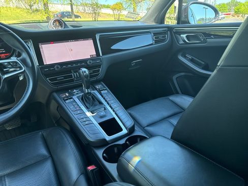 Used 2021 Porsche Macan AWD/4WD image 28