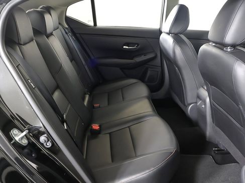 Used 2023 Nissan Sentra SR w/ SR Premium Package image 35