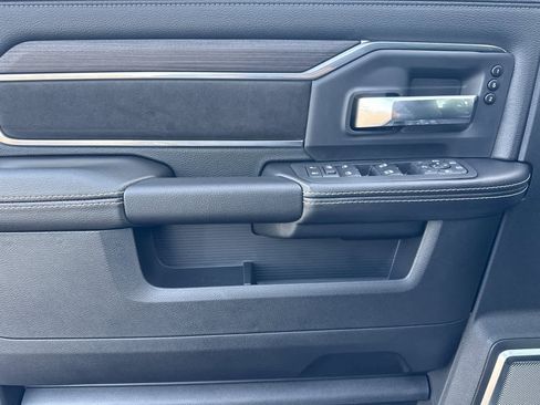 New 2026 RAM 2500 Laramie AWD/4WD image 12