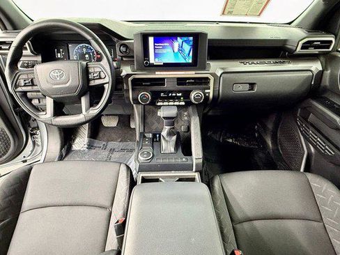 Certified 2025 Toyota Tacoma SR5 image 33