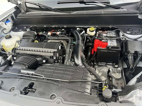 Certified 2025 Ford Maverick XLT w/ XLT Luxury Package image 10