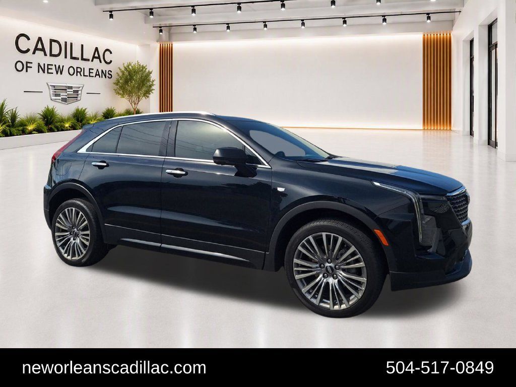 Certified 2025 Cadillac XT4 Premium Luxury w/ Technology Package FWD image 1