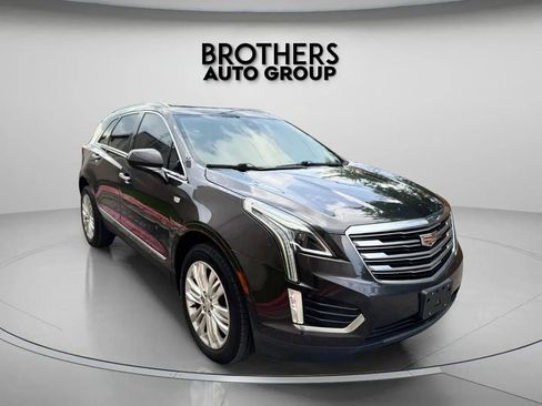 Used 2017 Cadillac XT5 Premium Luxury image 2