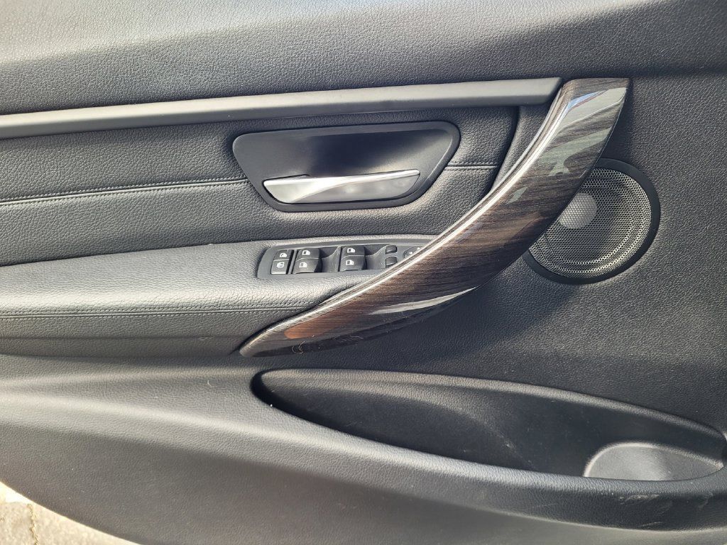 Used 2015 BMW 335i Sedan RWD image 17