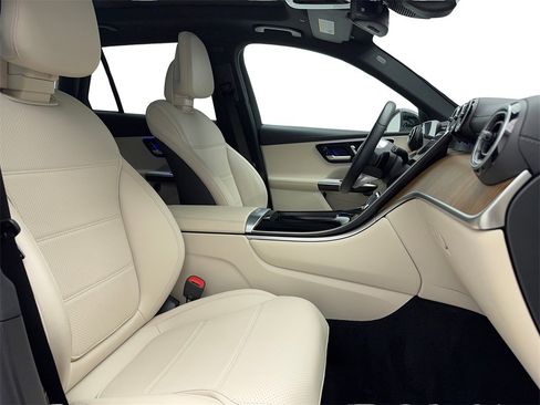 Used 2024 Mercedes-Benz GLC 300 image 46