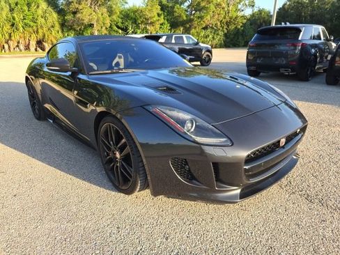 Used 2017 Jaguar F-TYPE R AWD/4WD image 7