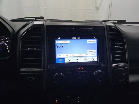 Used 2018 Ford F150 XLT w/ Equipment Group 302A Luxury AWD/4WD image 25