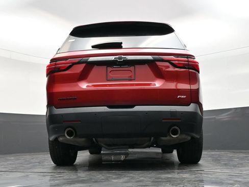 Used 2022 Chevrolet Traverse RS FWD image 25