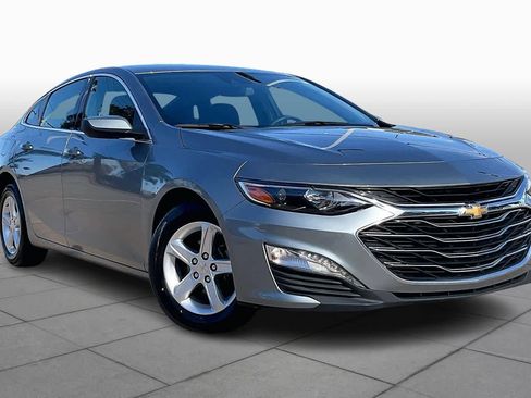 Used 2024 Chevrolet Malibu LT image 2
