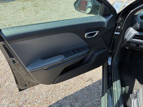 Used 2025 Kia K4 LXS image 15