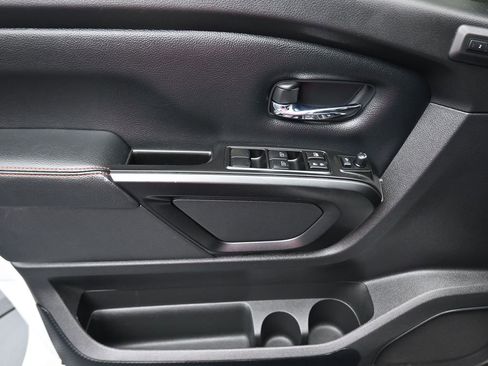 Used 2023 Nissan Titan PRO-4X w/ Pro-4x Convenience Package image 10