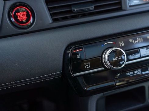 Used 2025 Honda Pilot Touring image 28