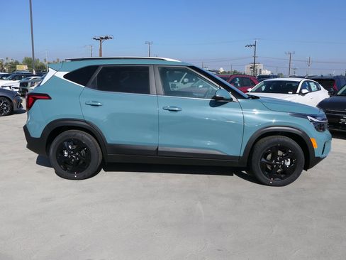 New 2026 Kia Seltos EX image 2