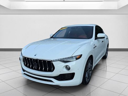 Used 2023 Maserati Levante GT AWD/4WD image 9