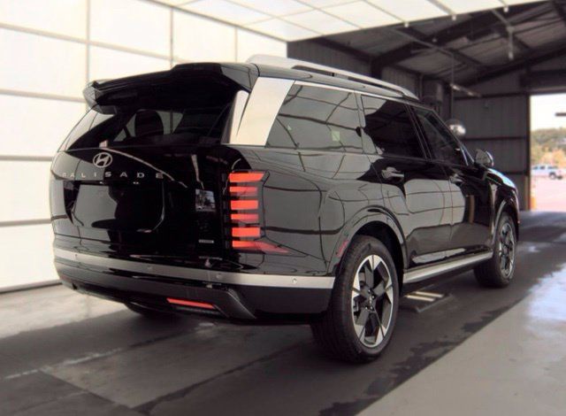 Certified 2026 Hyundai Palisade Limited AWD/4WD image 3