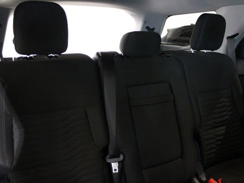 Used 2020 Ford Explorer XLT image 34