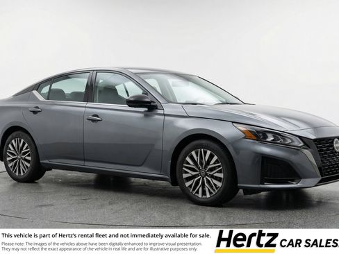 Used 2025 Nissan Altima 2.5 SV FWD image 1