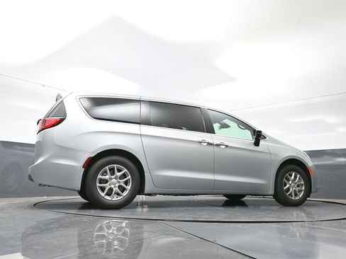 New 2026 Chrysler Voyager LX image 46