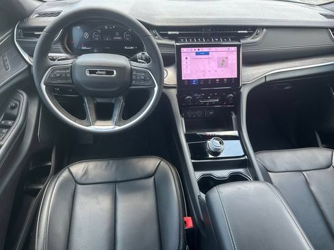 Used 2025 Jeep Grand Cherokee L Limited w/ Luxury Tech Group II RWD image 25