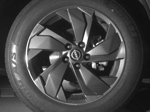 Used 2025 Nissan Rogue SV image 13