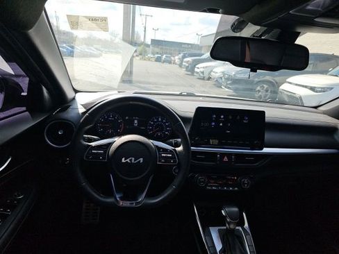 Used 2023 Kia Forte GT-Line w/ GT-Line Premium Package image 10