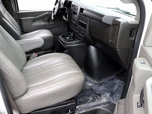 Used 2020 Chevrolet Express 3500 LS RWD image 27