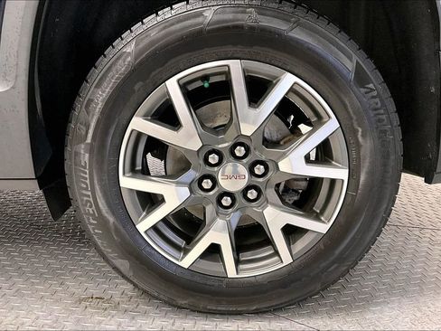 Used 2021 GMC Acadia SLE image 8