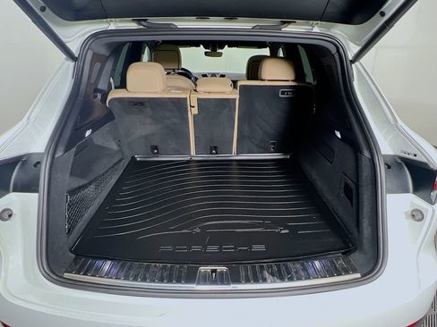 Used 2023 Porsche Cayenne S image 28