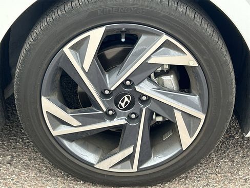 New 2025 Hyundai Elantra Sport image 9