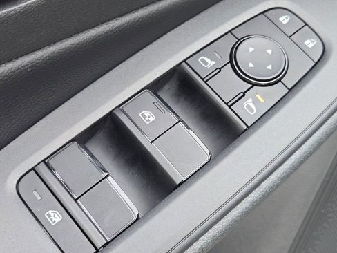 Used 2026 Nissan Sentra SV w/ Floor Mat Package FWD image 22