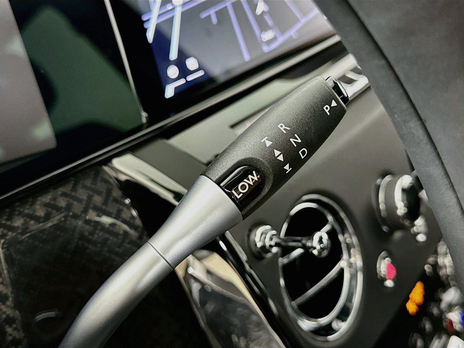 Used 2026 Rolls-Royce Cullinan Black Badge AWD/4WD image 28