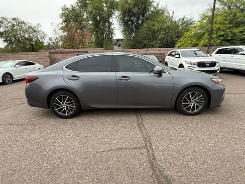 Used 2018 Lexus ES 350 w/ Luxury Package w/Wood Trim FWD image 4