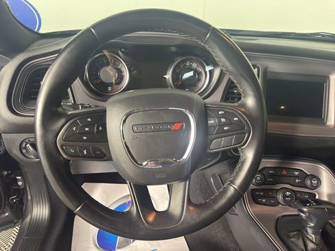 Used 2023 Dodge Challenger SXT RWD image 22