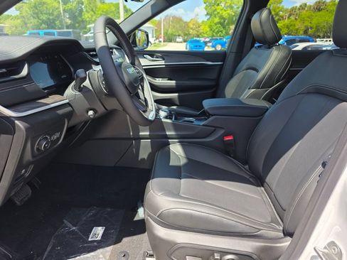 New 2026 Jeep Grand Cherokee L Limited AWD/4WD image 15