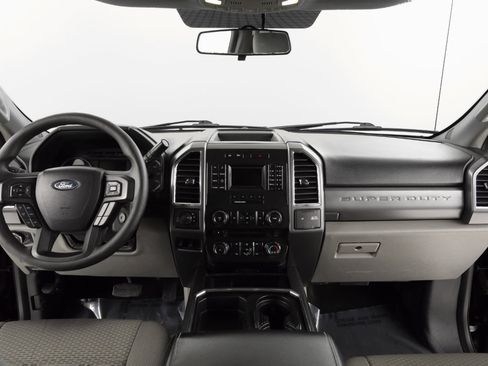 Used 2017 Ford F250 XLT w/ Snow Plow Prep Package image 11