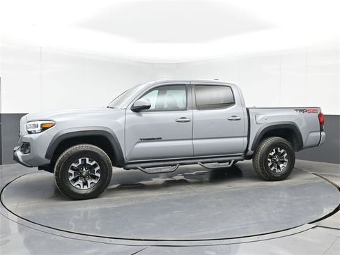 Used 2019 Toyota Tacoma TRD Off-Road image 11