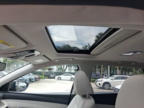 Used 2025 Hyundai Tucson SEL FWD image 13