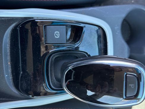 Used 2018 Chevrolet Bolt Premier w/ Driver Confidence II Package image 20