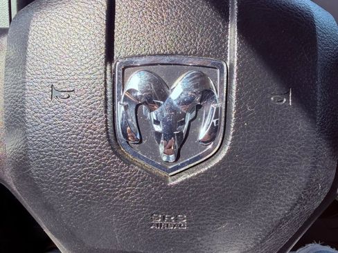 Used 2014 RAM 1500 Express RWD image 13