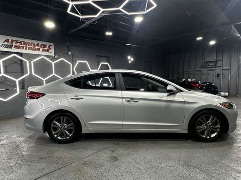 Used 2017 Hyundai Elantra Value Edition w/ Cargo Package FWD image 7