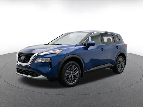 Used 2026 Nissan Rogue SV AWD/4WD image 3