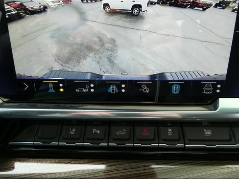 Certified 2024 Chevrolet Silverado 2500 LT w/ All Star Edition image 32